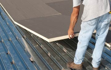 benefits of insulating Knotting flat roofing